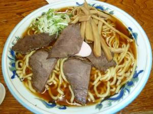 馬肉ラーメン大盛り