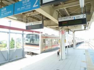 多賀城駅高架ホーム