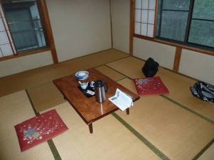弥三郎５号室