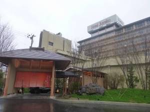 花ももの湯とホテル聚楽