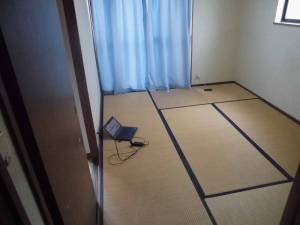 アパートの部屋（和室）