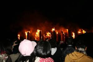 松明・燃えてる